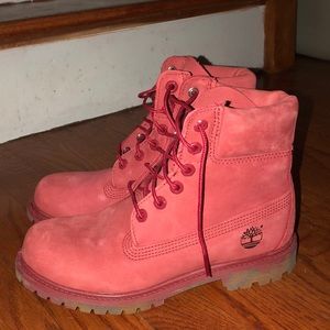 !!!! NEVER WORN !!!! Timberland Red Kids Boots